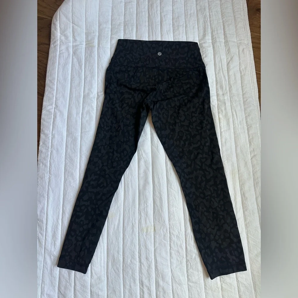 lululemon athletica Charcoal Leopard Leggings - Picture 3 of 6
